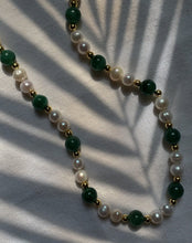 Load image into Gallery viewer, Green pearls necklace
