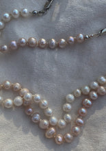 Load image into Gallery viewer, Pink LUNA pearls necklace
