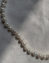 Load image into Gallery viewer, LUNA pearls necklace
